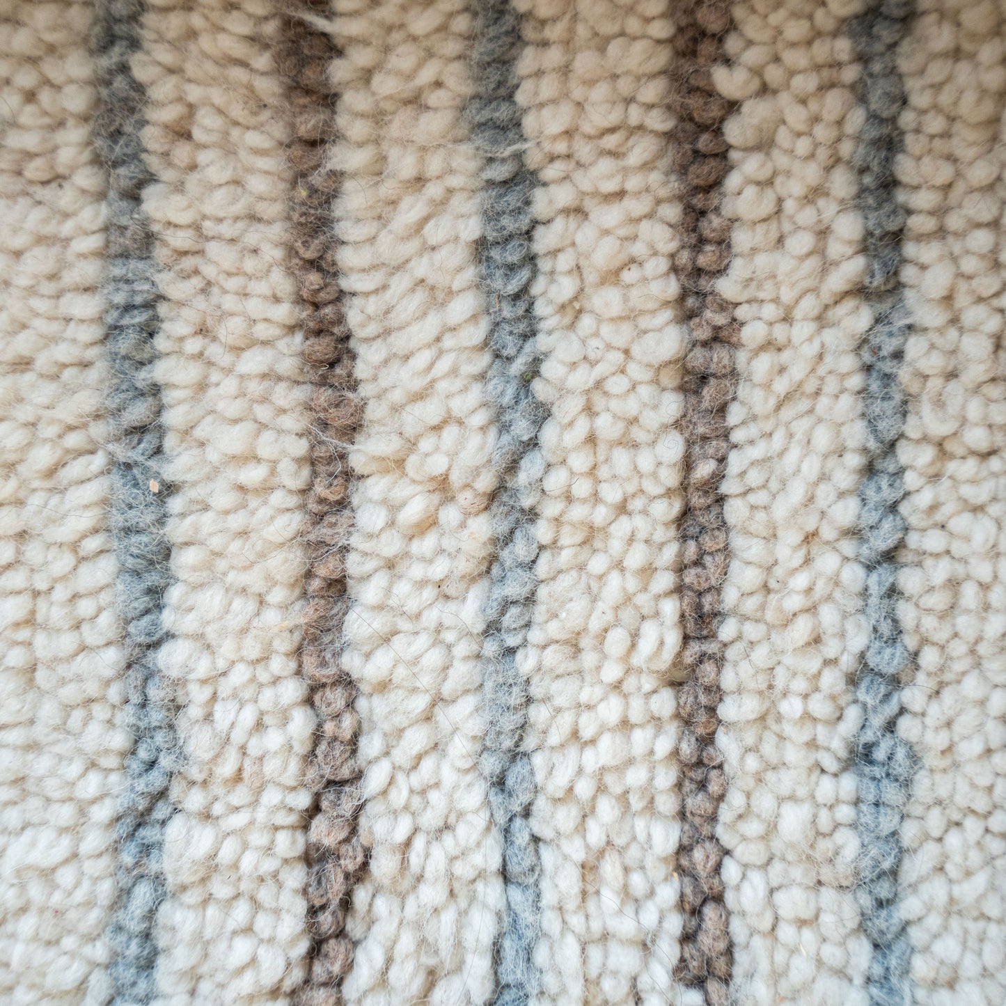 Large White Azilal Rug – Handmade Moroccan Wool Carpet with Minimal Berber Design