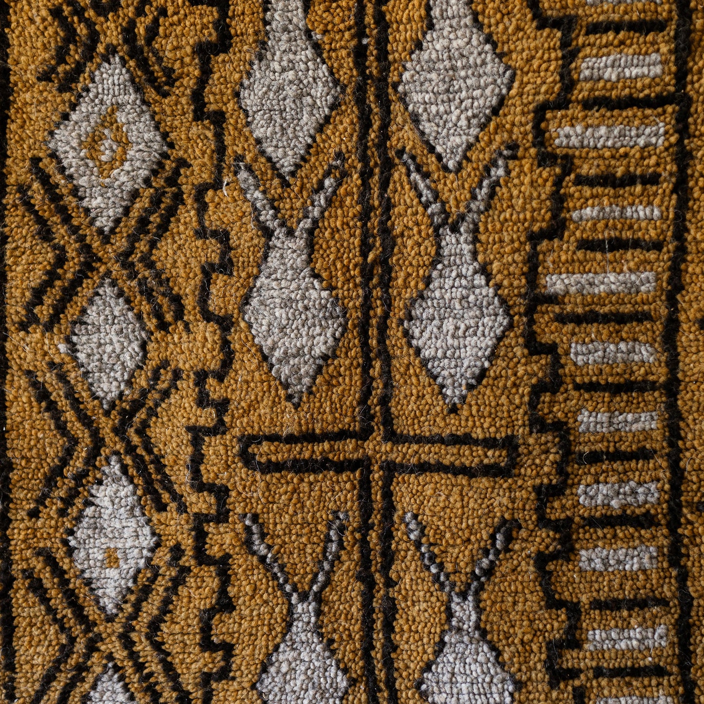 Handcrafted Berber Rug – Sahara Sunset