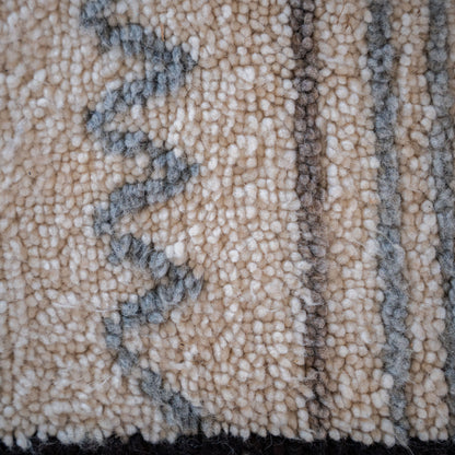 Large White Azilal Rug – Handmade Moroccan Wool Carpet with Minimal Berber Design