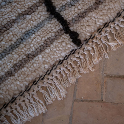 Large White Azilal Rug – Handmade Moroccan Wool Carpet with Minimal Berber Design