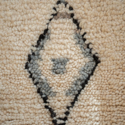 Large White Azilal Rug – Handmade Moroccan Wool Carpet with Minimal Berber Design