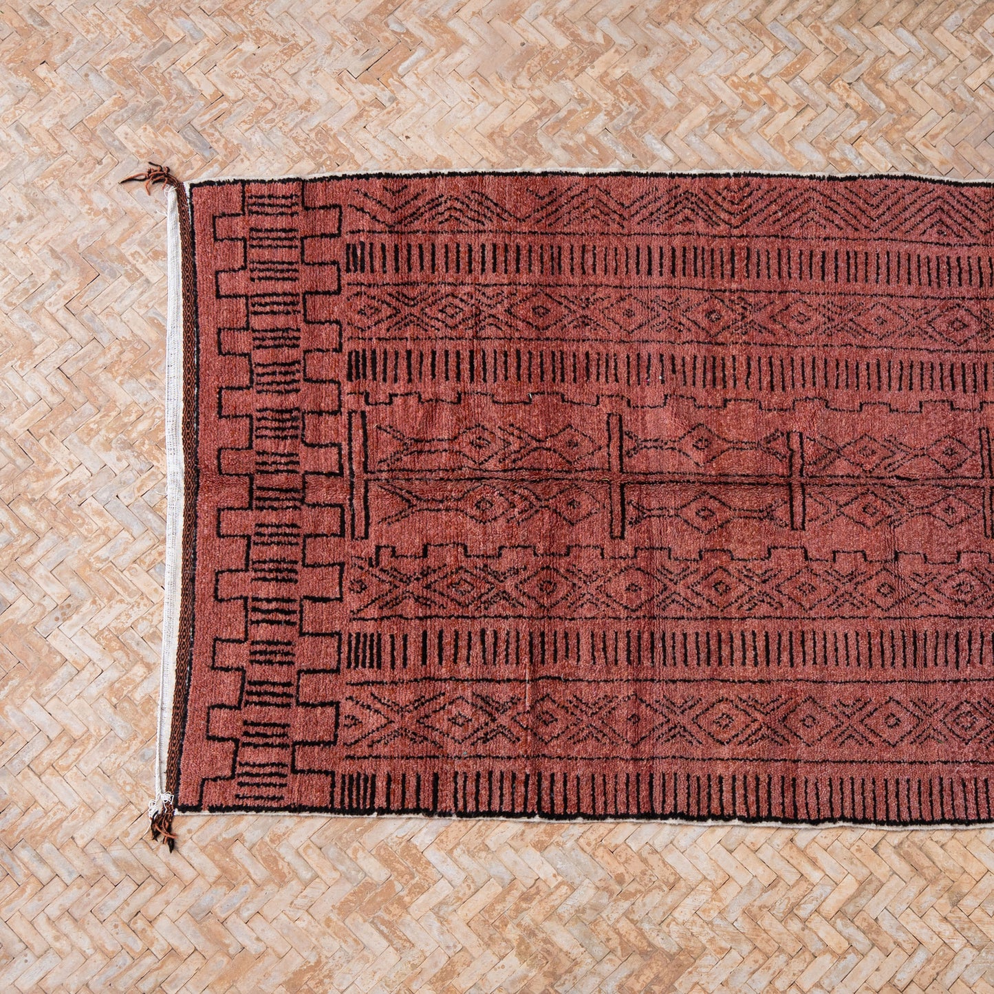 Red Azilal Rug – Handmade Moroccan Wool Carpet with Berber Motifs