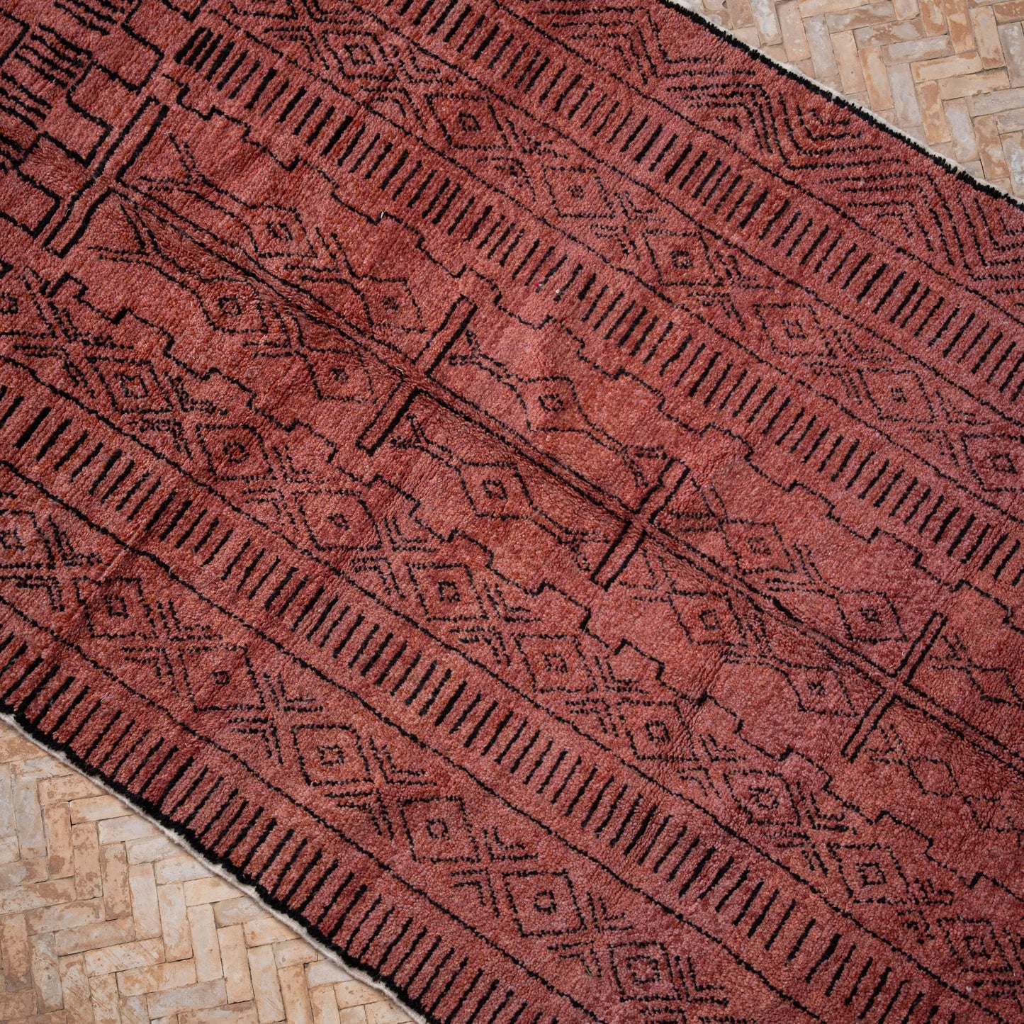 Red Azilal Rug – Handmade Moroccan Wool Carpet with Berber Motifs