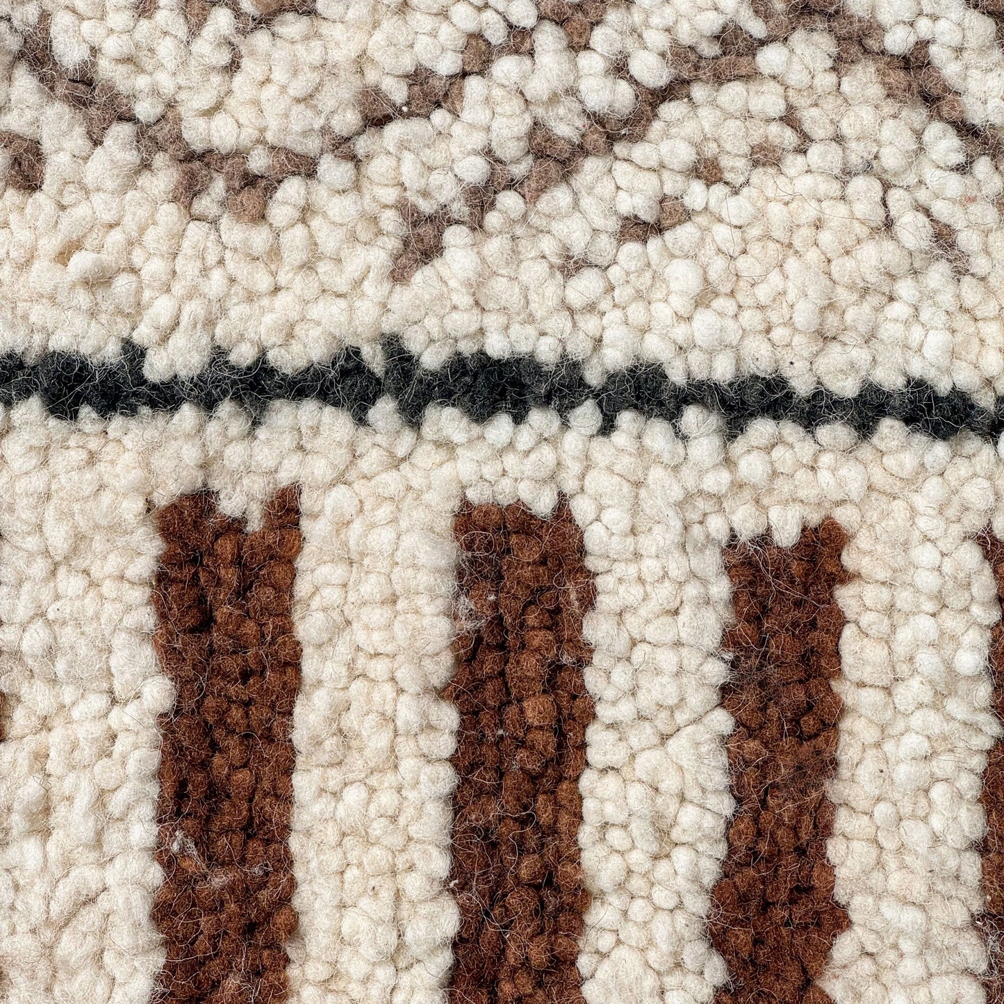 White Azilal Rug – Handmade Moroccan Wool Carpet with Traditional Berber Patterns