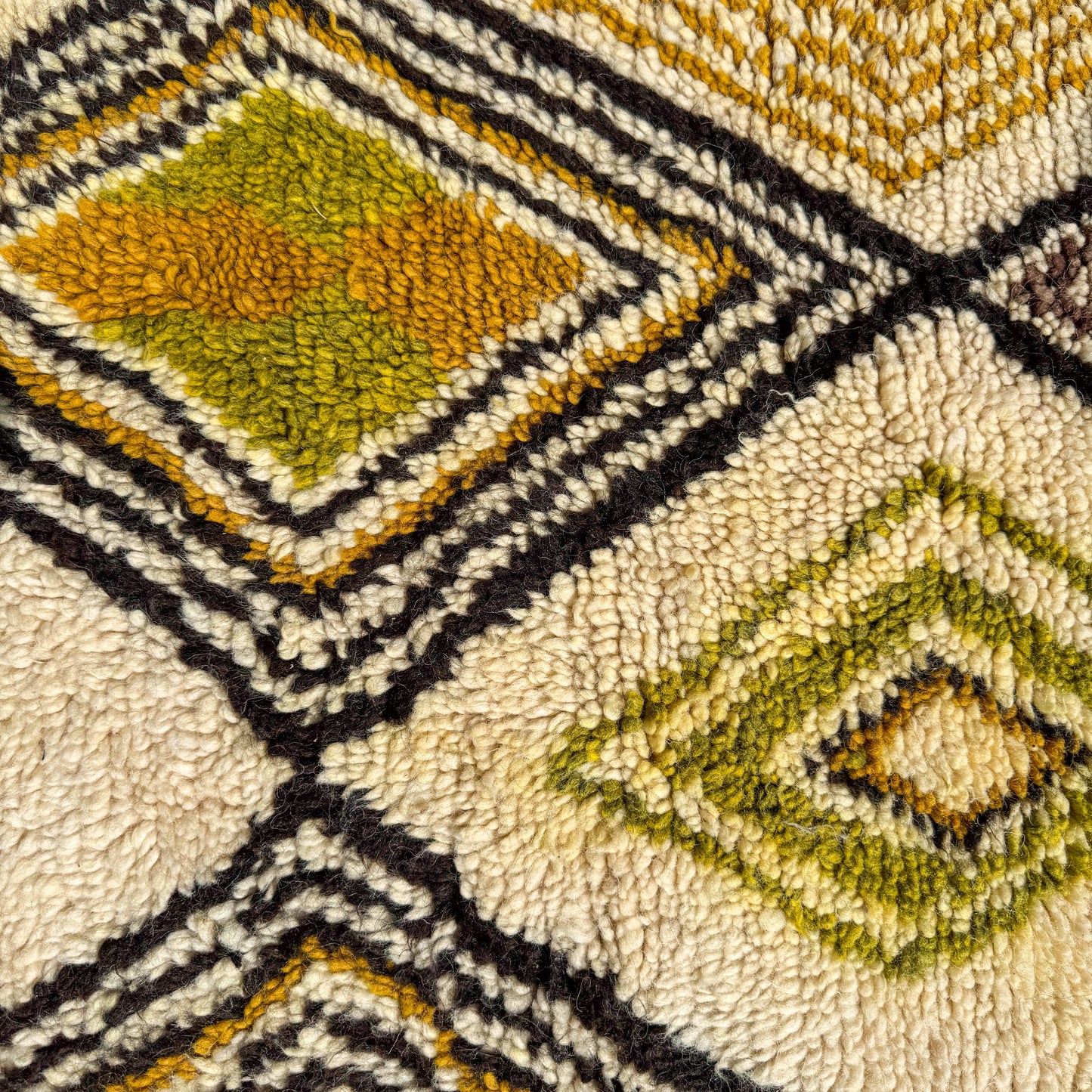 Azilal Rug – Handmade Moroccan Wool Carpet with Berber Motifs