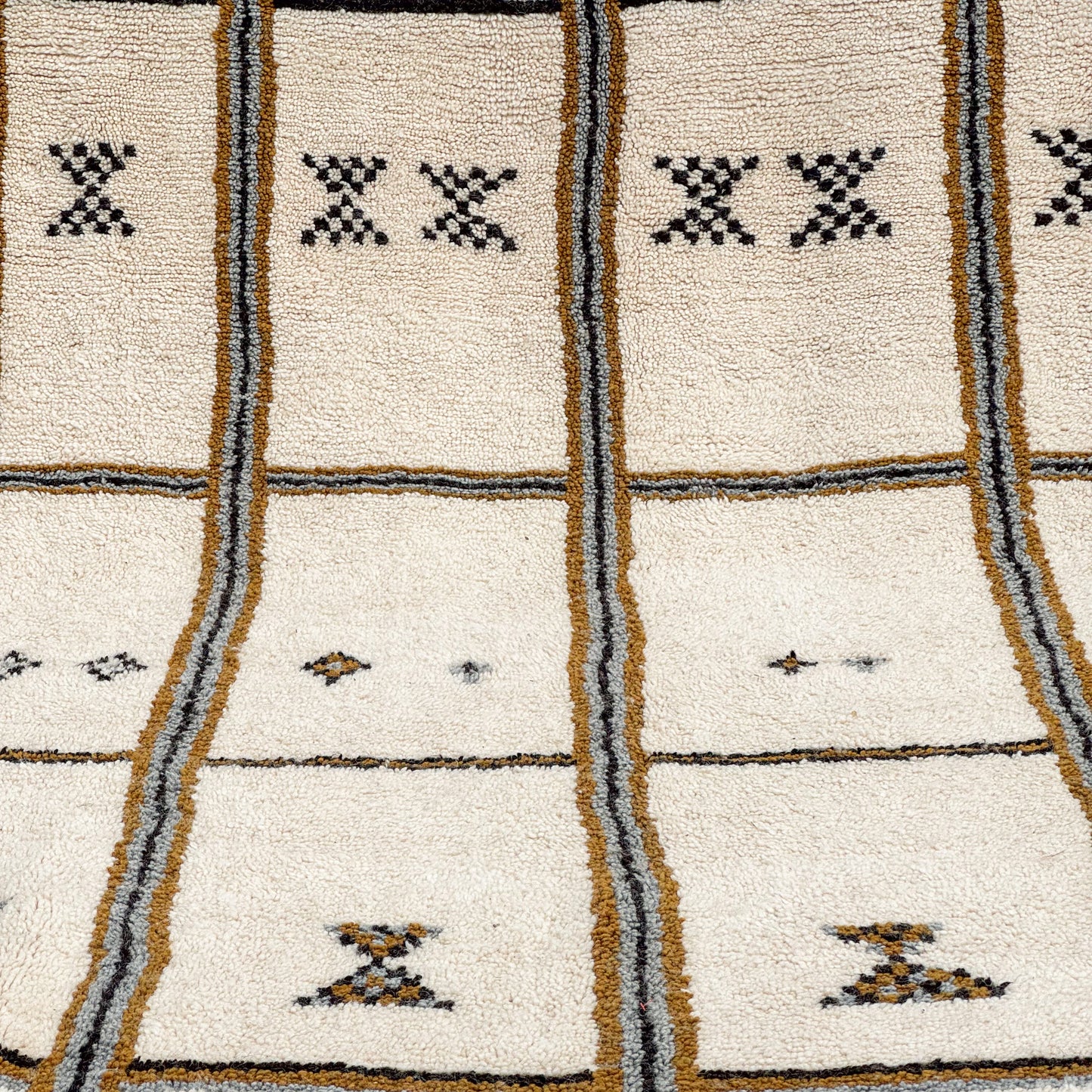 White Azilal Rug – Authentic Handmade Moroccan Wool Carpet with Colorful Berber Details