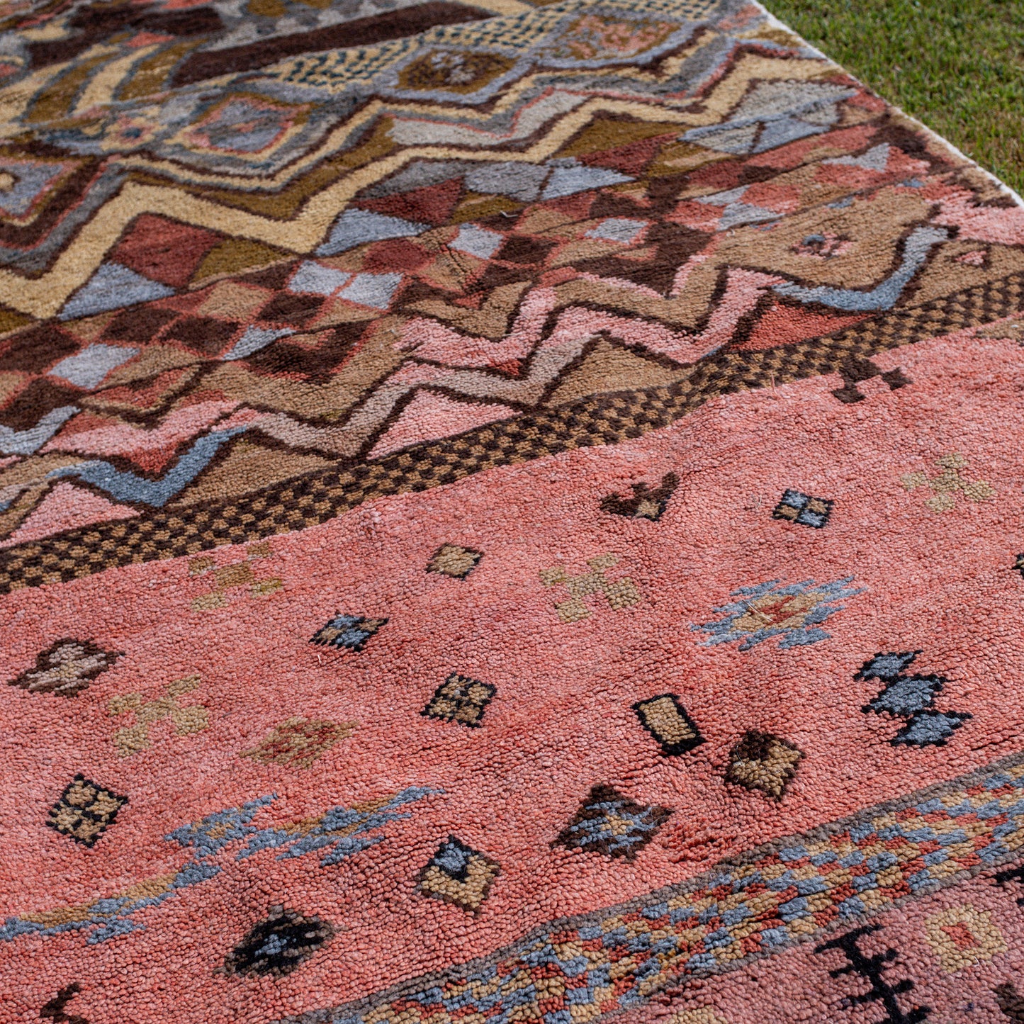 Red Azilal Rug – Handmade Moroccan Wool Carpet with Berber Patterns