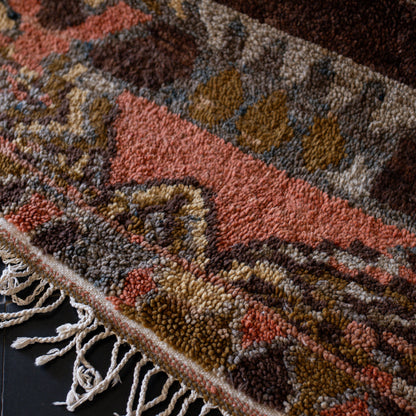 Red Azilal Rug – Handmade Moroccan Wool Carpet with Berber Patterns