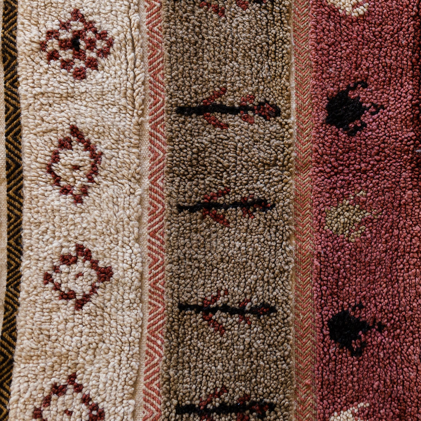 Colorful Azilal Rug – Authentic Handmade Moroccan Wool Carpet