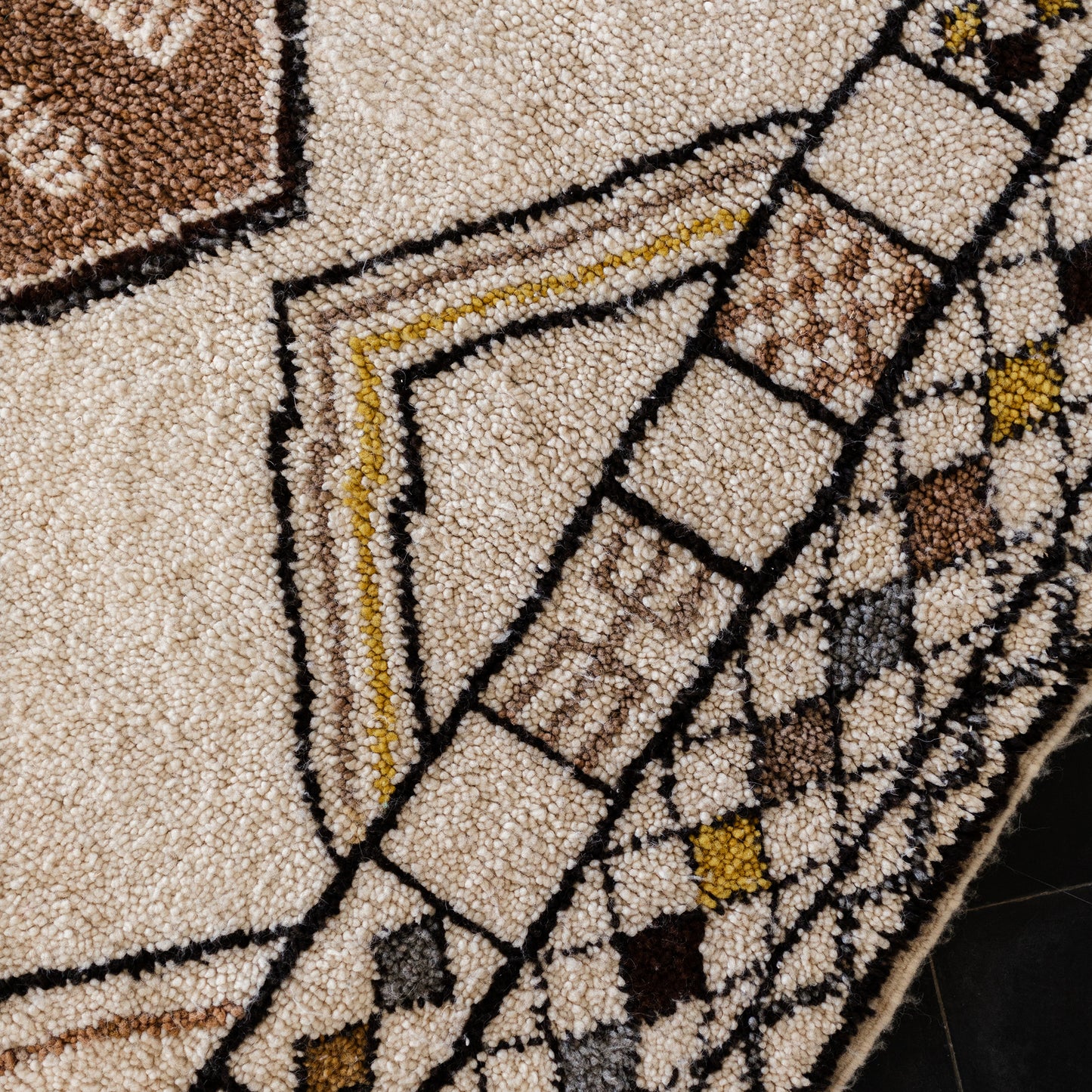 White Azilal Rug – Handmade Moroccan Wool Carpet with Colorful Diamond Patterns