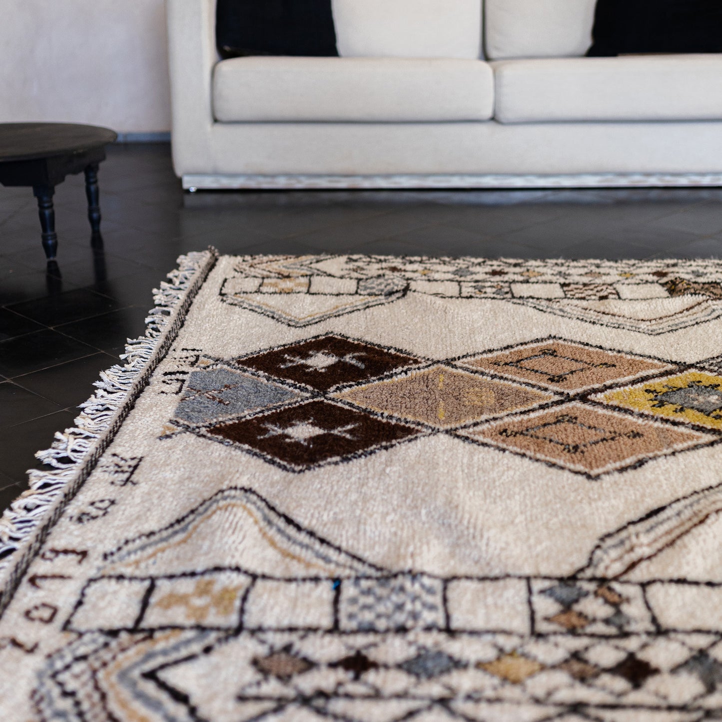 White Azilal Rug – Handmade Moroccan Wool Carpet with Colorful Diamond Patterns
