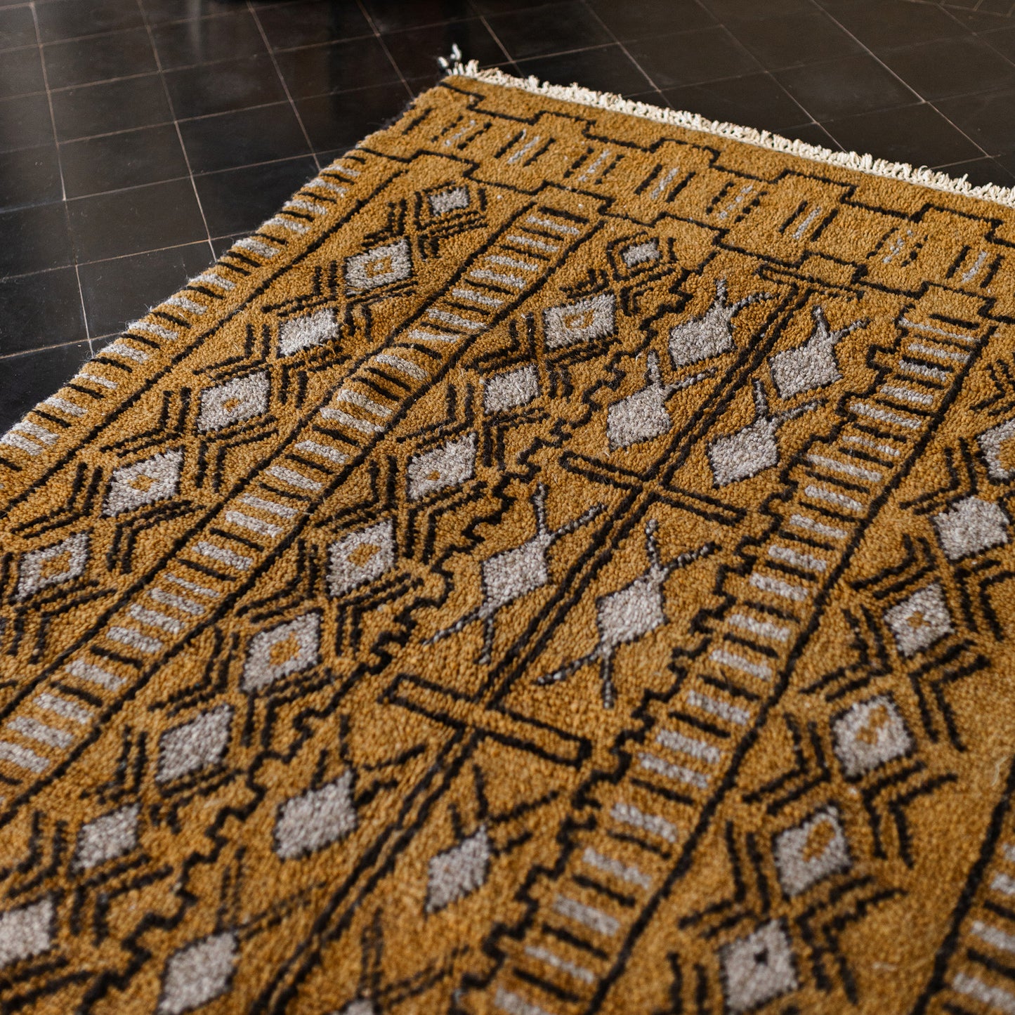 Handcrafted Berber Rug – Sahara Sunset