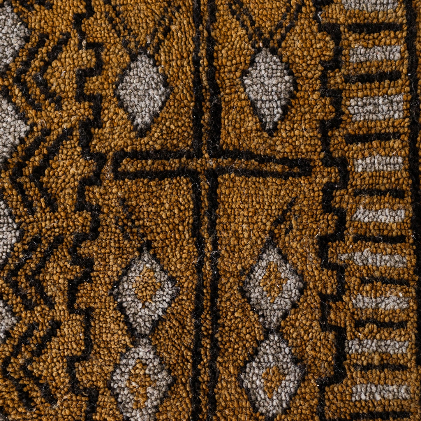 Handcrafted Berber Rug – Sahara Sunset