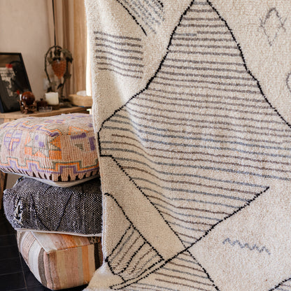 Large White Azilal Rug – Handmade Moroccan Wool Carpet with Minimal Berber Design