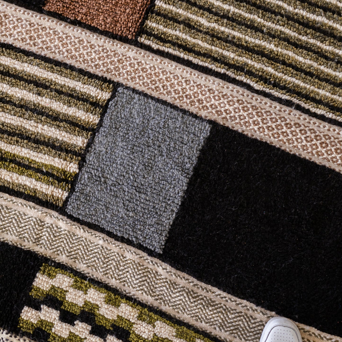 Modern Azilal Rug – Handmade Moroccan Wool Carpet with Geometric Design