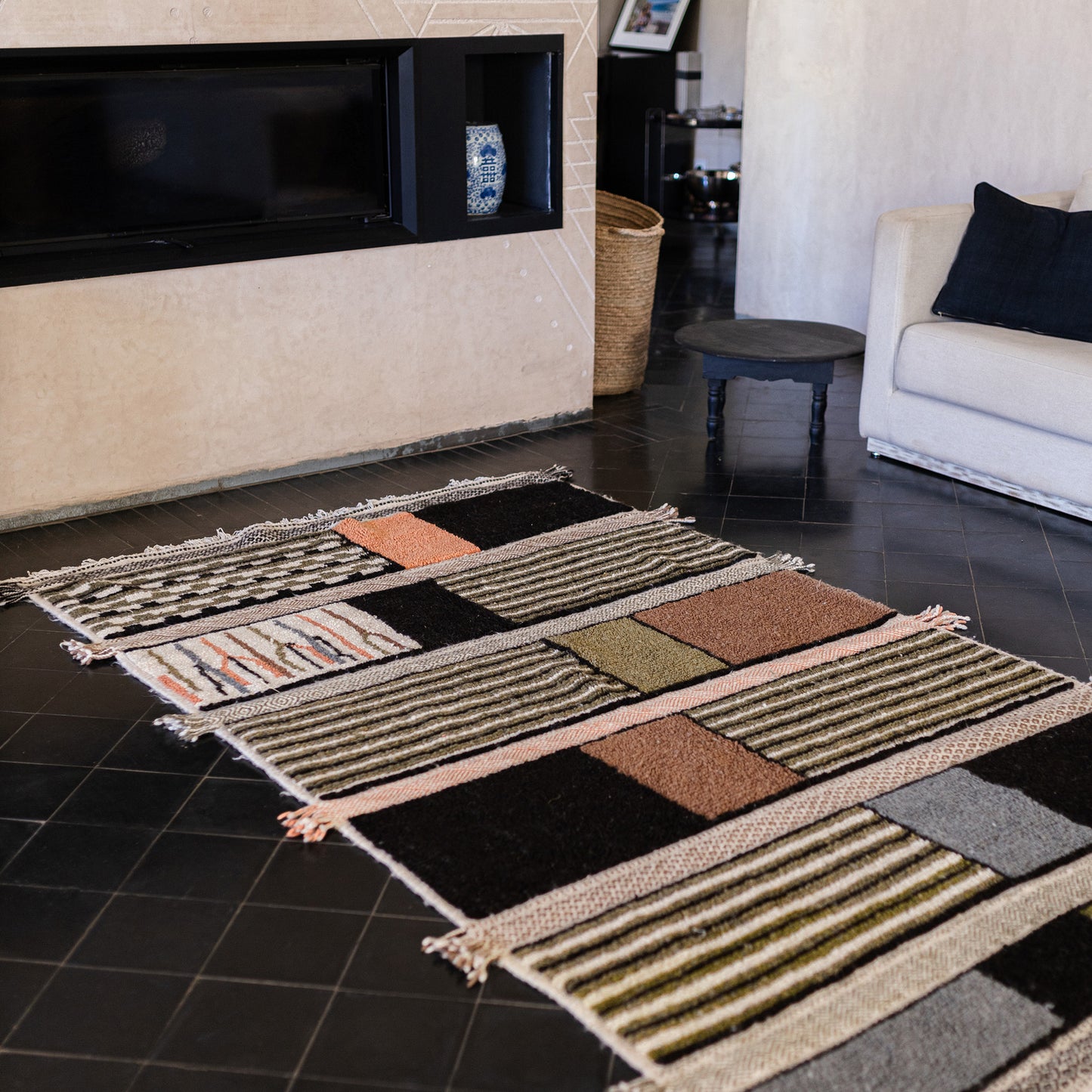 Modern Azilal Rug – Handmade Moroccan Wool Carpet with Geometric Design