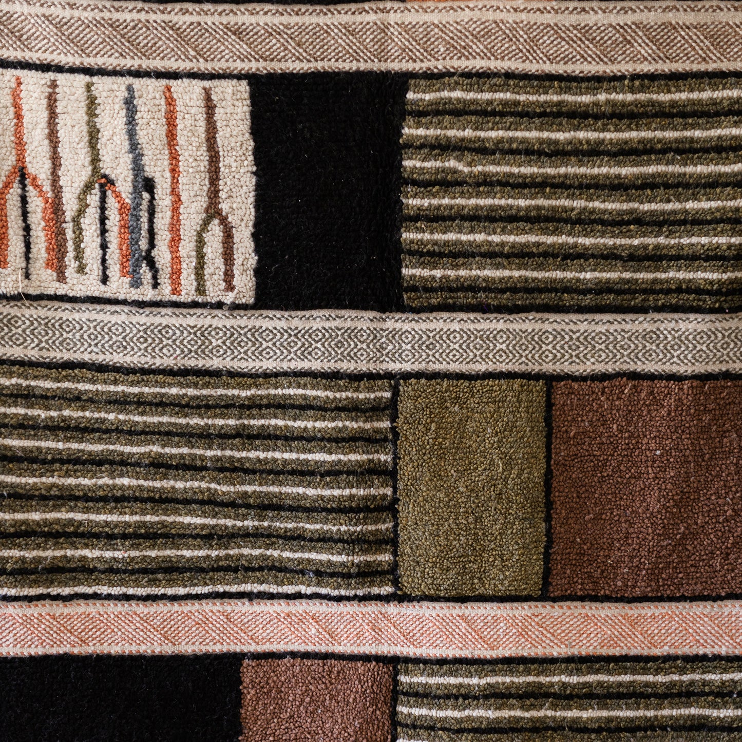 Modern Azilal Rug – Handmade Moroccan Wool Carpet with Geometric Design