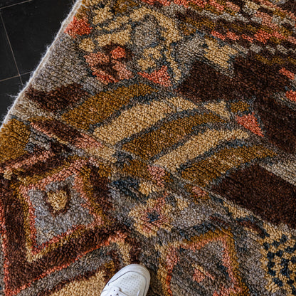 Red Azilal Rug – Handmade Moroccan Wool Carpet with Berber Patterns