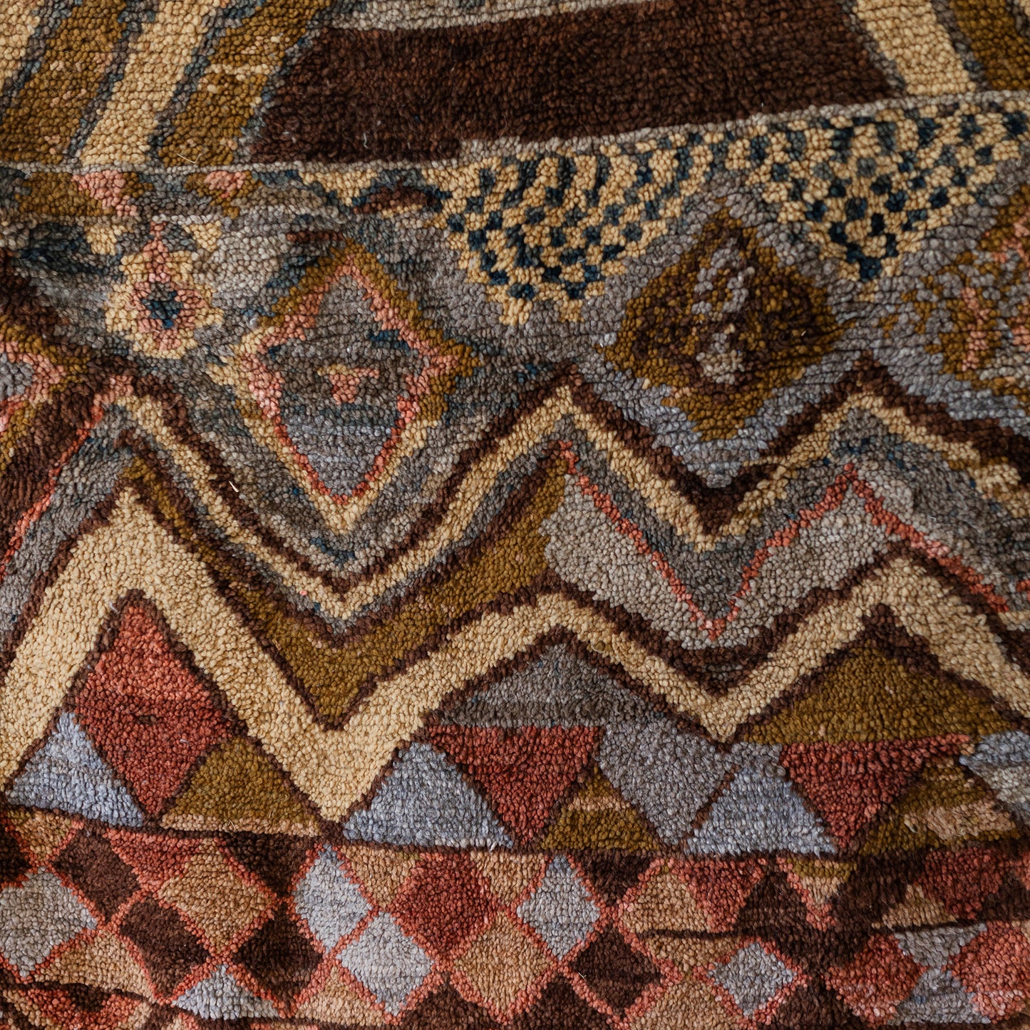 Red Azilal Rug – Handmade Moroccan Wool Carpet with Berber Patterns